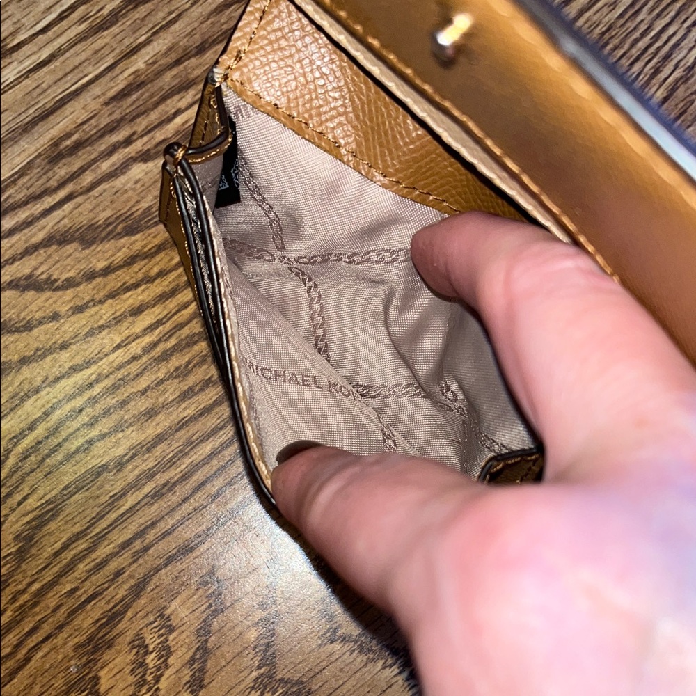Michael Kors Textured Cream Card Holder - Picture 4 of 5